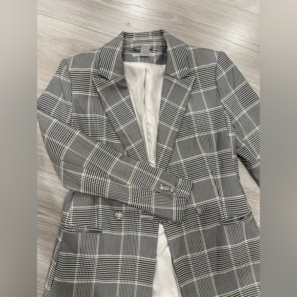 Double Bre asted Checkered Blazer Size 4 - Picture 8 of 8